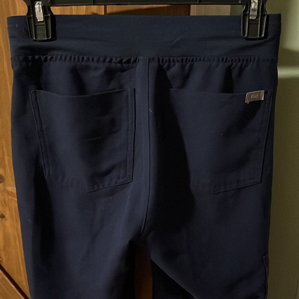 Navy Figs Scrubs XXS Like New - Picture 4 of 6